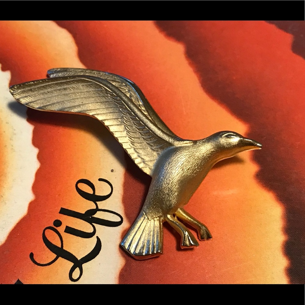 🔆 Giovanni figural bird golden brooch pin